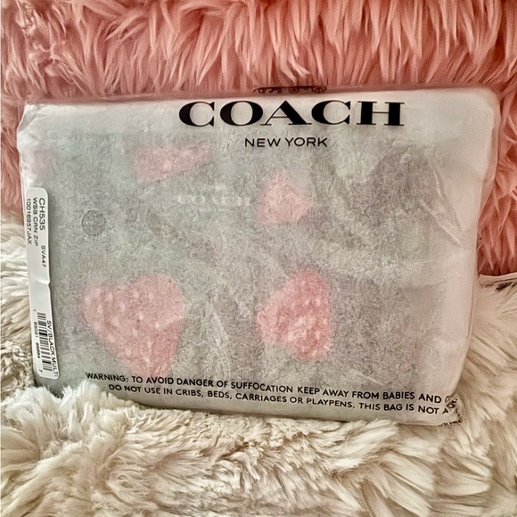 NEW Coach Coated Canvas Leather Black Strawberry Print Corner Zip Wristlet - Picture 12 of 16